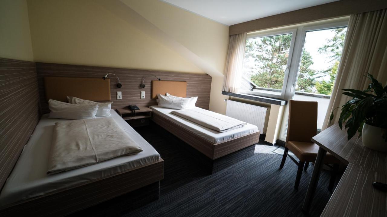 Zur Heide 3*